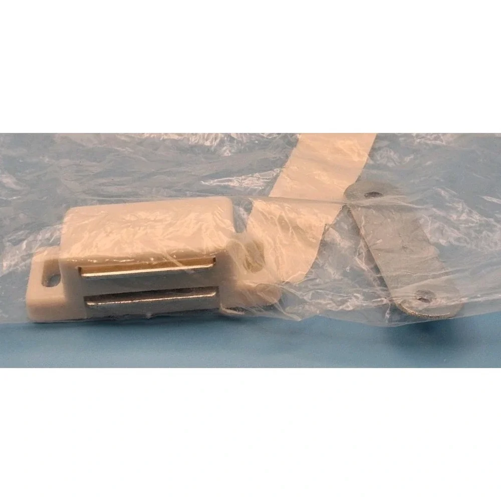 White Magnetic Cabinet & Door Latch/Catch Closures Kitchen Cabinet Cupboard Set